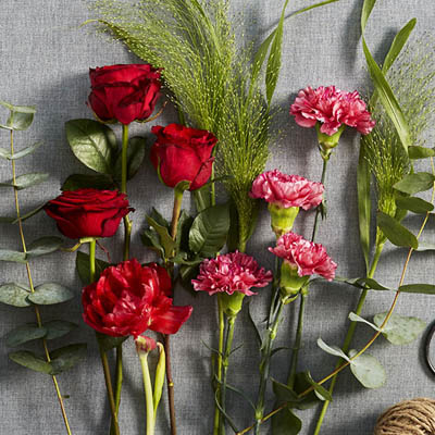 Red flowers - bouquets, flower boxes, flower baskets